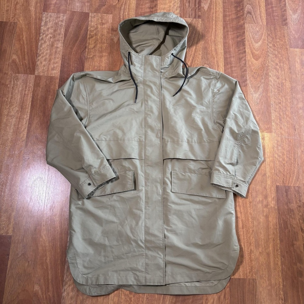 Everlane ReNew Mens XL Beige Hooded Fishtail Rain Parka F-OTWR-NYL ANRK LNG